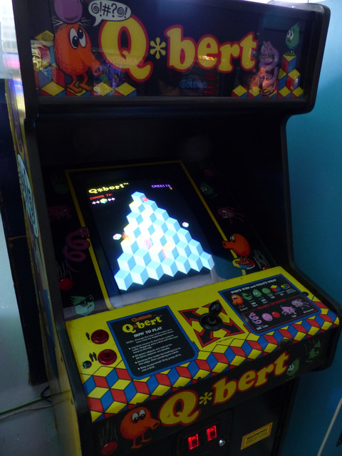 Arcade Vintage Museum - Qbert (Gottlieb, 1982)