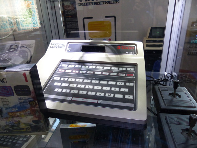 Arcade Vintage Museum - Philips Videopac G7000 / Odyssey 2 (1978)