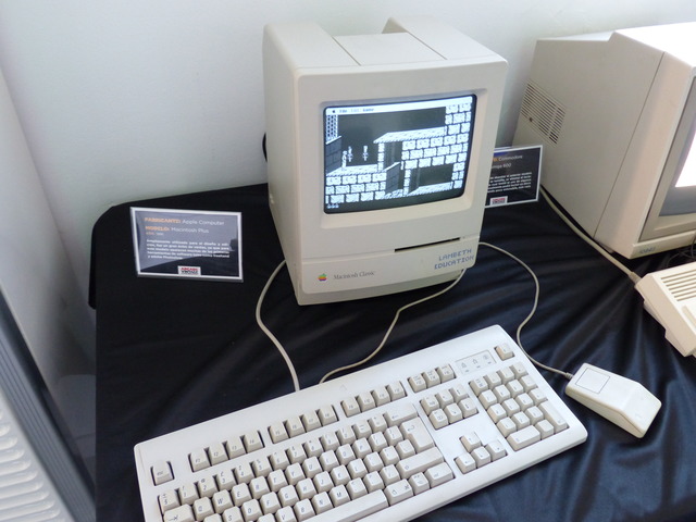 Arcade Vintage Museum - Macintosh Plus (1986)