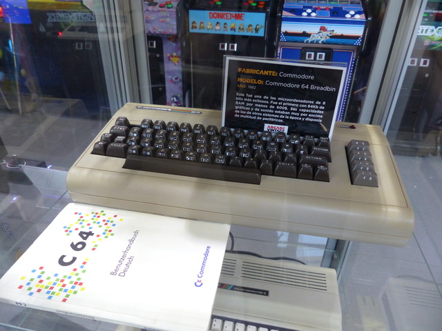 Museo Arcade Vintage - Commodore 64 (1982)